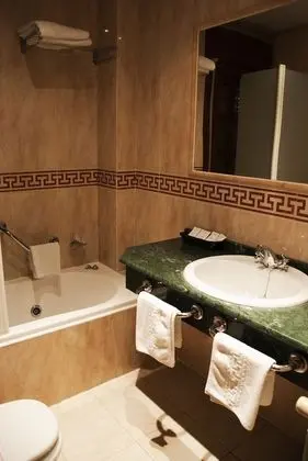 Tek Büyük veya İki Ayrı Yataklı Oda