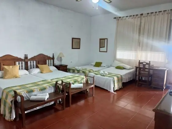 Dört Kişilik Oda, Havuz Manzaralı