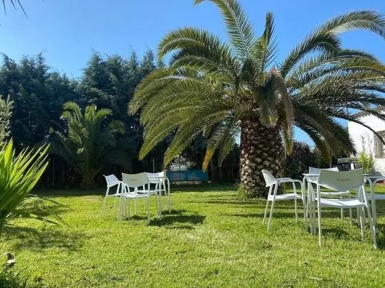 Dört Kişilik Oda, Havuz Manzaralı