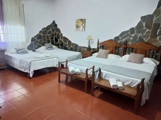 Dört Kişilik Oda, Havuz Manzaralı