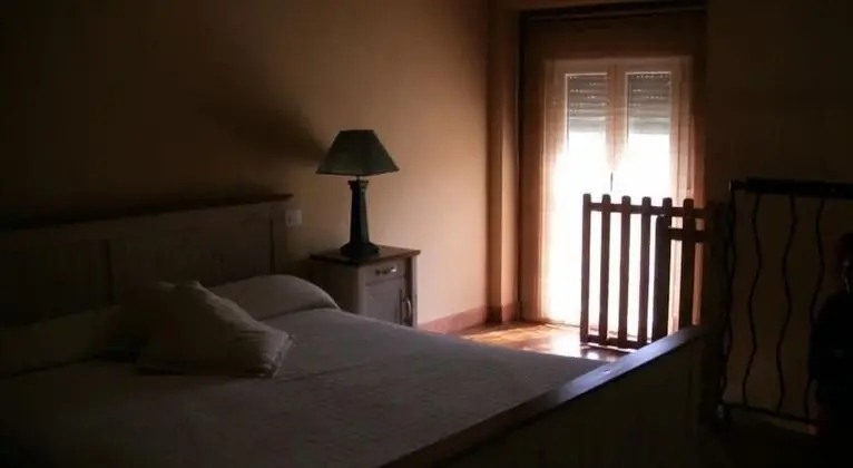 Büyük Yataklı Tek Kişilik Oda