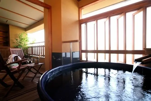 Oda, Sigara İçilmez (Suite with Open-air bath, A)