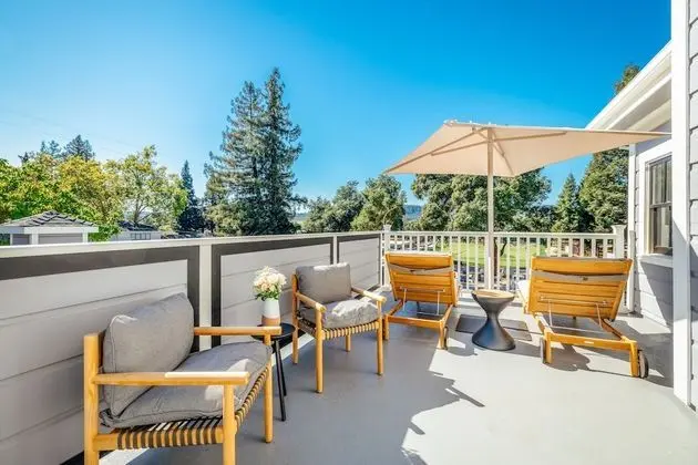 Junior Oda, Balkon, Havuz Manzaralı