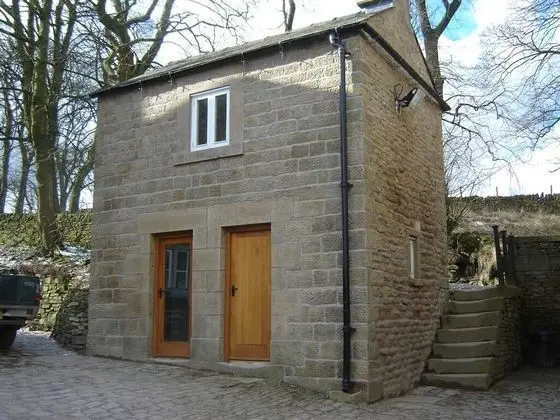 Kır Evi, Banyolu/Duşlu (Pepper Pot)