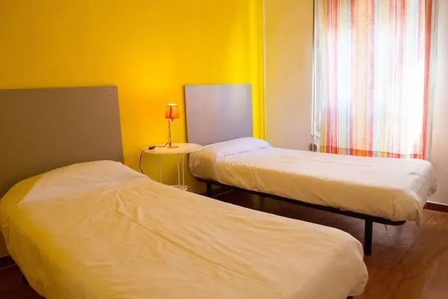İki Ayrı Yataklı Oda, 2 Tek Kişilik Yatak, Ortak Banyo