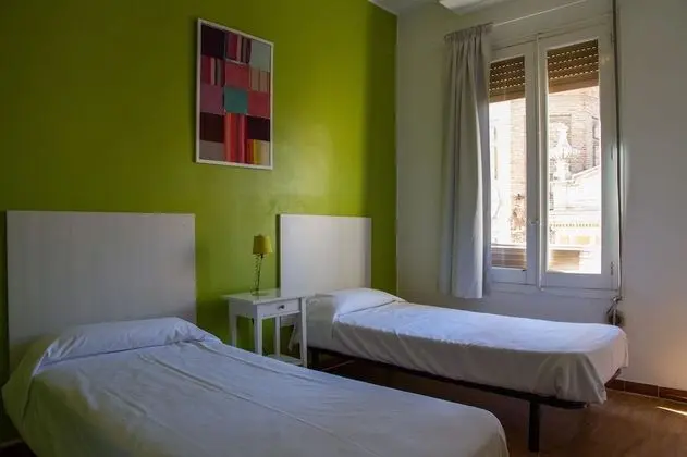 İki Ayrı Yataklı Oda, 2 Tek Kişilik Yatak, Ortak Banyo