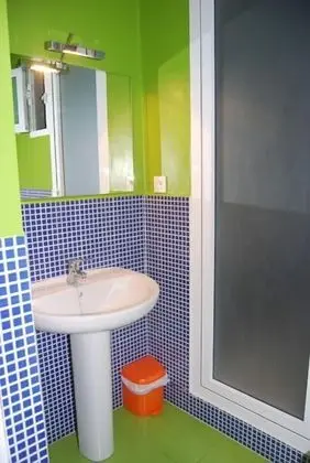 Tek Büyük Yataklı Oda, Ortak Banyo