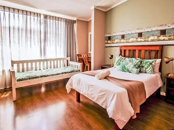 Tek Büyük Yataklı Oda (en-suite 8)