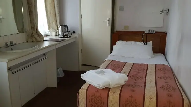 Tek Kişilik Oda