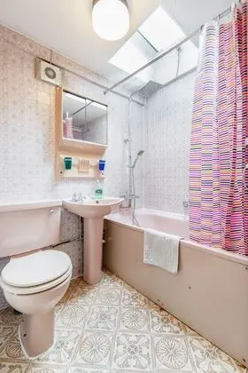 Basic Tek Büyük Yataklı Oda, 1 Çift Kişilik Yatak, Ortak Banyo