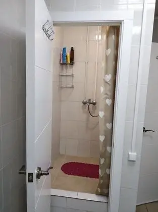 Tek Büyük Yataklı Oda, Penceresiz
