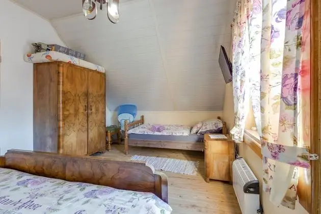 Family Ev, Birden Çok Yatak, 2 Banyolu, Bahçeli (Rustic Cottage With Heated Pool)