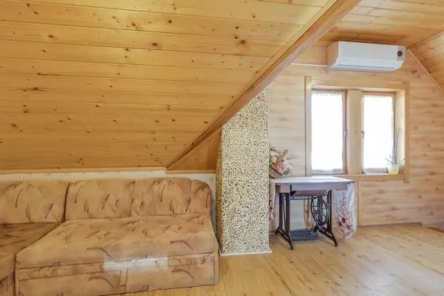 Family Ev, Birden Çok Yatak, 2 Banyolu, Bahçeli (Rustic Cottage With Heated Pool)