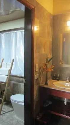Deluxe Tek Büyük Yataklı Oda, Göl Manzaralı