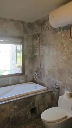 Deluxe Tek Büyük Yataklı Oda, Göl Manzaralı