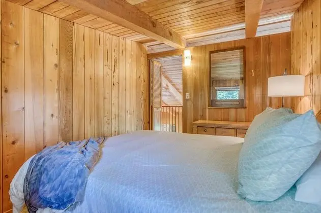 Ev, Birden Çok Yatak (Rustic Retreat)