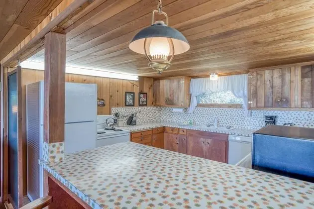 Ev, Birden Çok Yatak (Rustic Retreat)