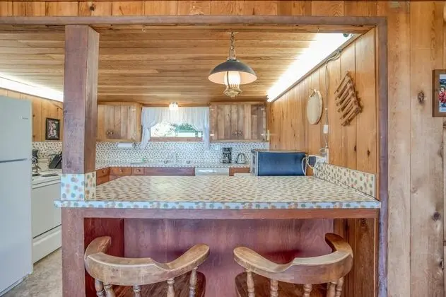 Ev, Birden Çok Yatak (Rustic Retreat)