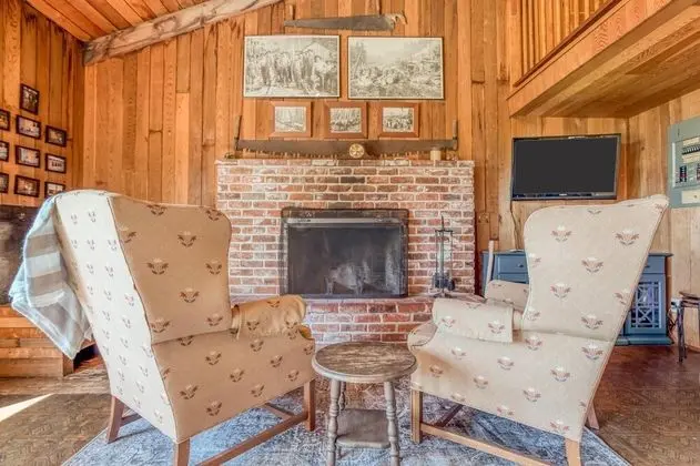 Ev, Birden Çok Yatak (Rustic Retreat)