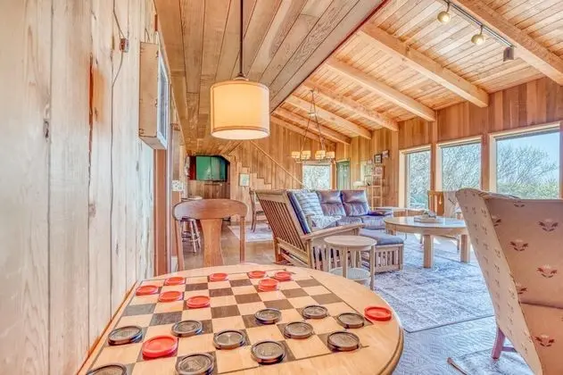 Ev, Birden Çok Yatak (Rustic Retreat)