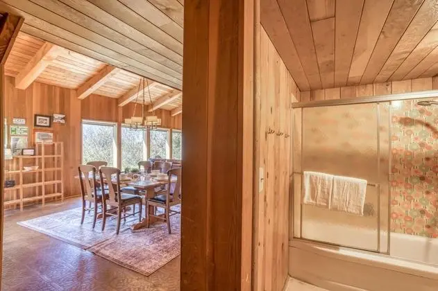 Ev, Birden Çok Yatak (Rustic Retreat)