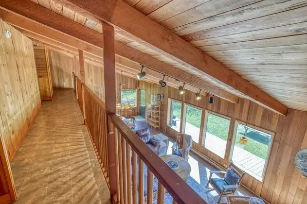 Ev, Birden Çok Yatak (Rustic Retreat)