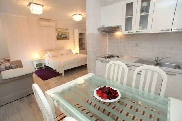 Studio Apartment Depadance