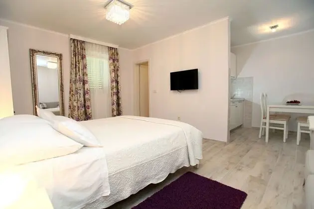 Studio Apartment Depadance