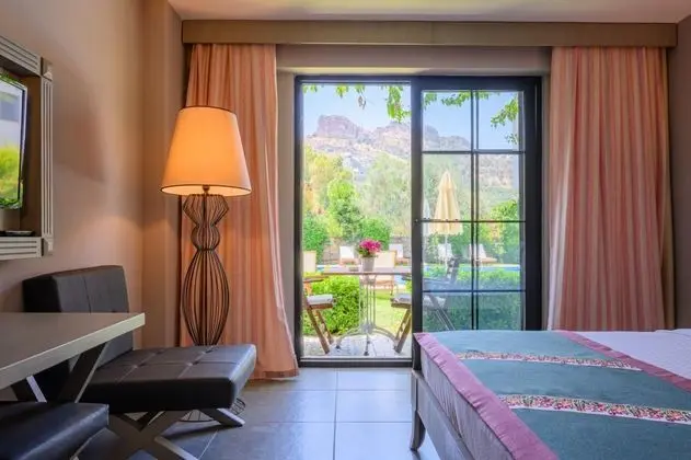 Aile Suiti, Havuz ve Bahçe Manzaralı, Bahçe Katı