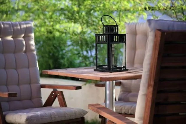 Tek Büyük veya İki Ayrı Yataklı Oda, 1 Yatak Odası, Veranda, Dağ Manzaralı (with garden)