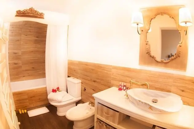 Deluxe Tek Büyük Yataklı Oda