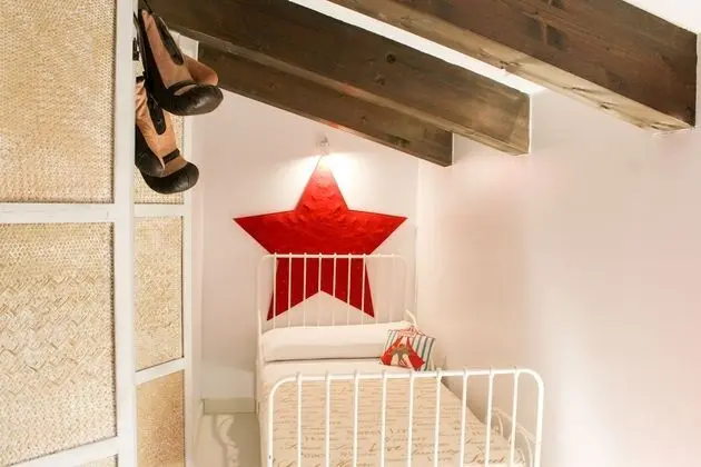 Tek Büyük Yataklı Oda (Attic)