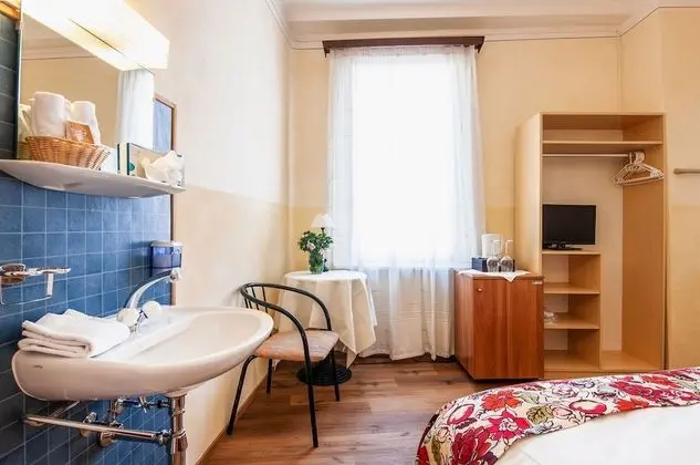 Economy six-bed room with shared bathroom