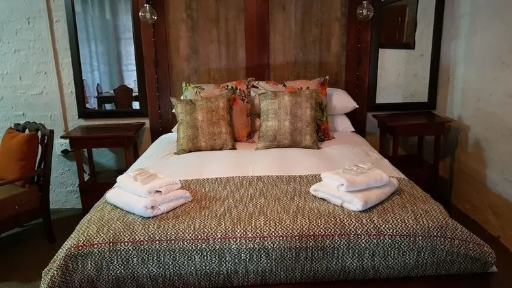 Deluxe Room 5