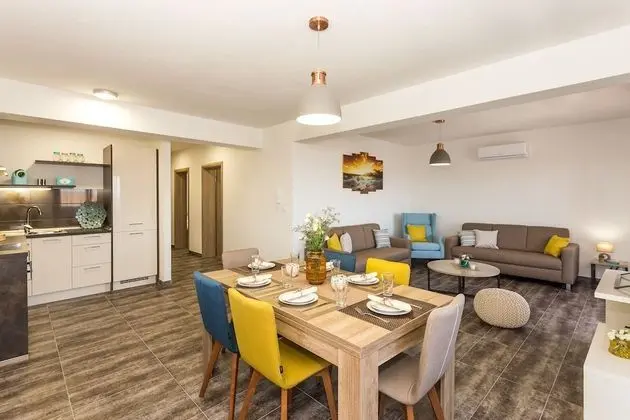 Apart Daire, 2 Yatak Odası, Balkon, Deniz Manzaralı (A4)