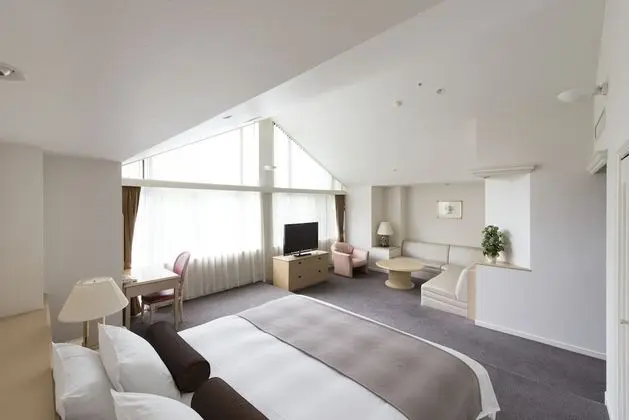 Junior Süit, Sigara İçilmez (For 4 People, North Wing)