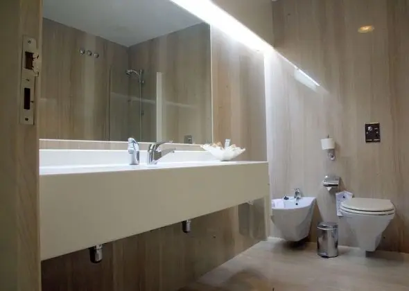 Büyük Yataklı Tek Kişilik Oda