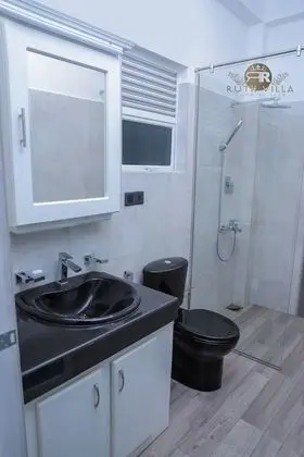 Deluxe Tek Büyük Yataklı Oda, Bahçe Manzaralı