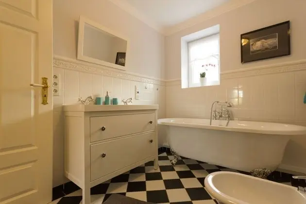 Daire, 3 Yatak Odası, Balkon, Zemin Kat (Flat 1)