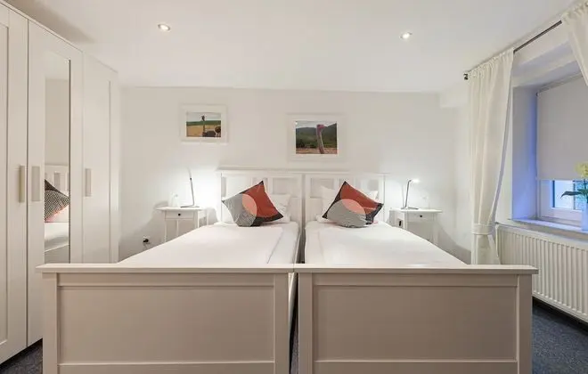 Basic Tek Büyük Yataklı Oda