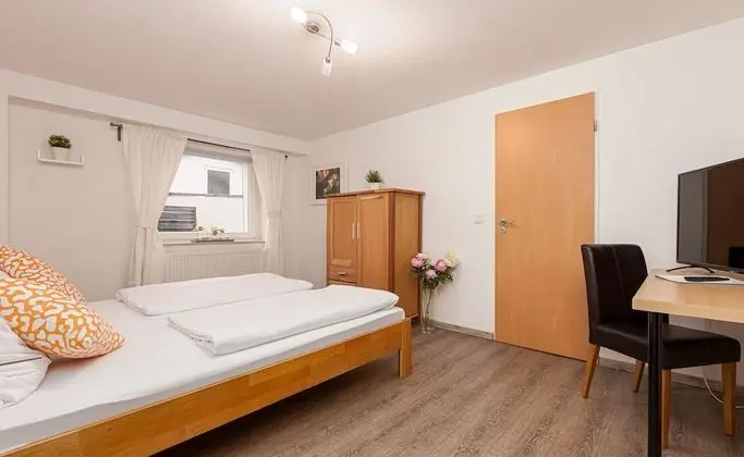 Basic Tek Büyük Yataklı Oda