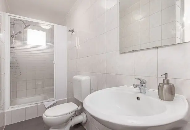 Basic Tek Büyük Yataklı Oda