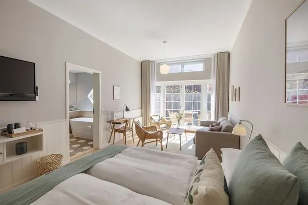 Junior Süit, Küvet