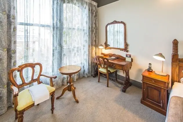 Standard Stüdyo, Sigara İçilmez (Studio)