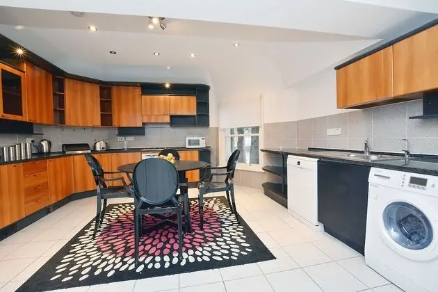 Classic Apart Daire, 2 Büyük (Queen) Boy Yatak, Sigara İçilmez, Şehir Manzaralı