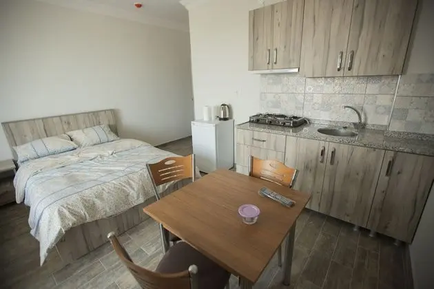Studio, Kitchenette