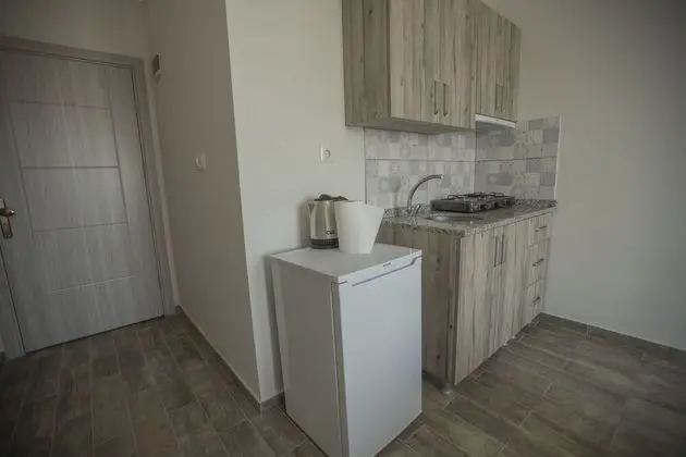 Studio, Kitchenette