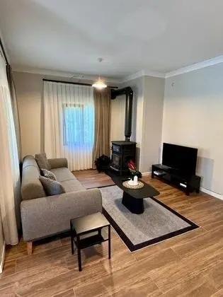 Standart Oda, Göl Manzaralı, Ortak Havuzlu