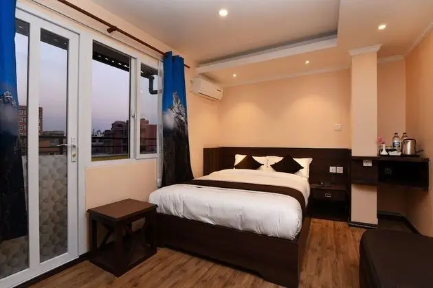 Deluxe Tek Büyük Yataklı Oda