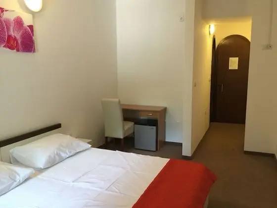 Economy Tek Büyük Yataklı Oda